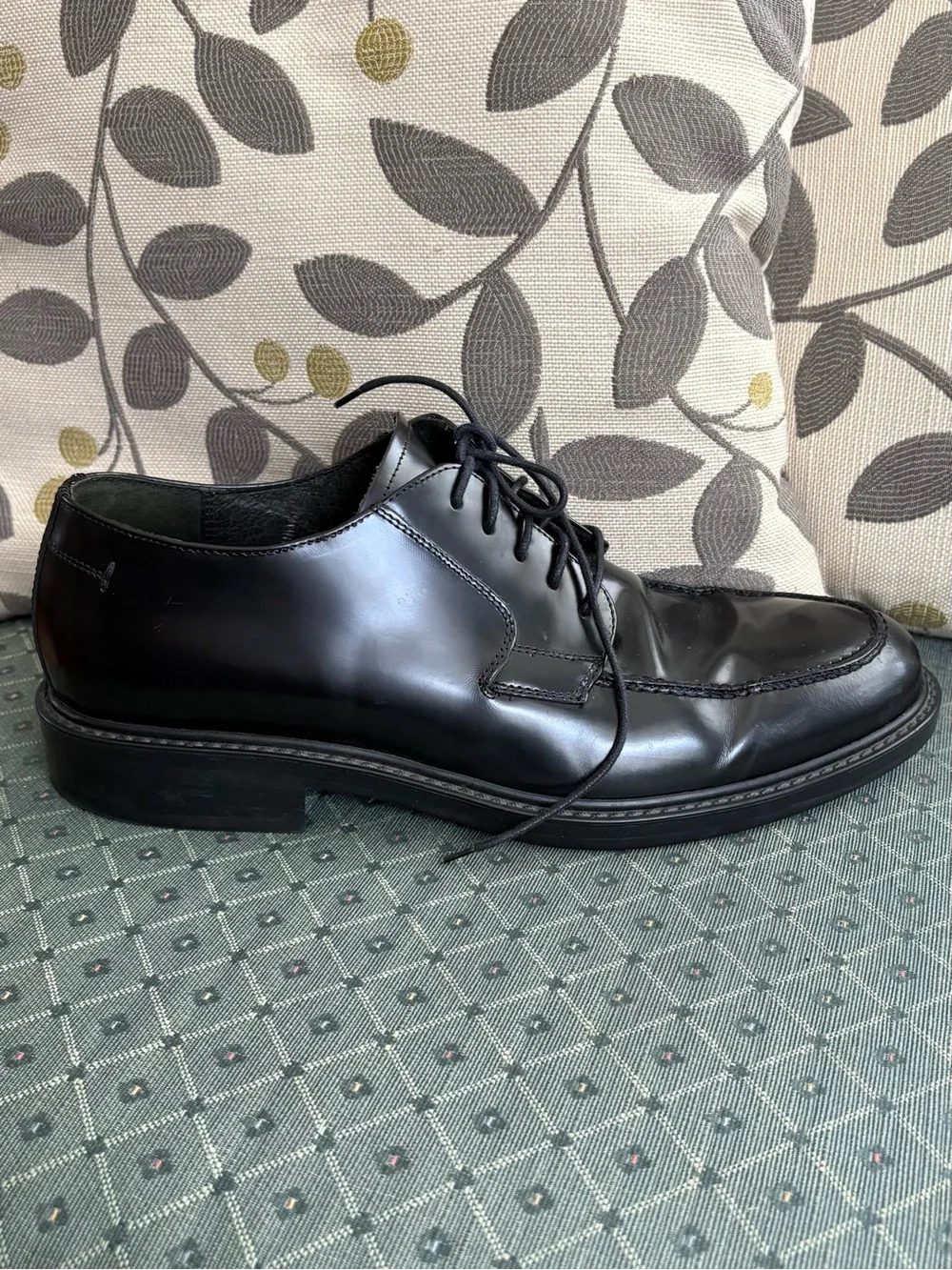 Bostonian Black Leather Lace-Up Oxfords